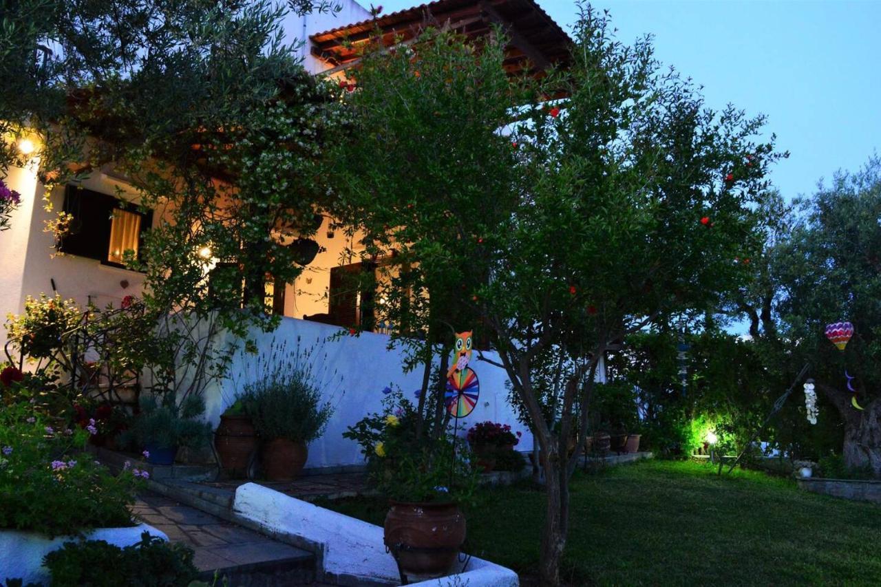 Villa Sonia'S House With Garden Gerakini Esterno foto